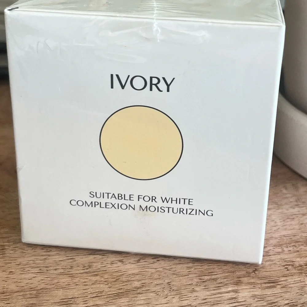 HUSH Glow Foundation Cushion ivory complexion Moisturizing Skincare SEALED NEW